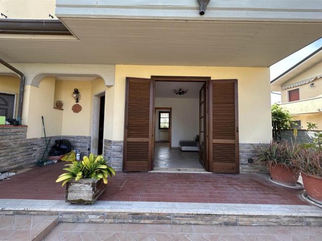 casa indipendente in vendita a Viareggio in zona Torre del Lago