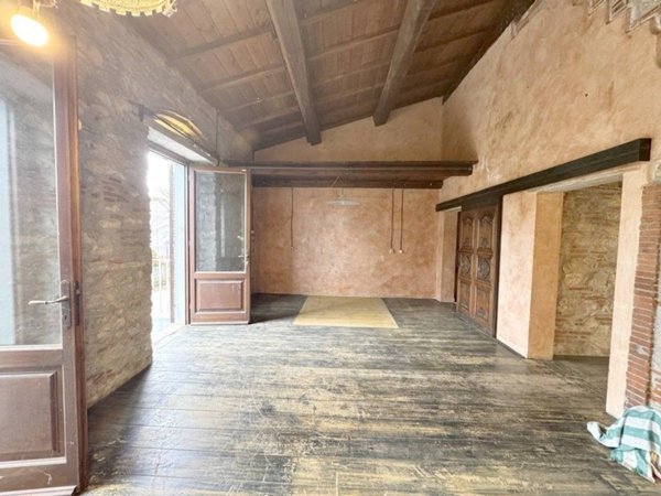 casa indipendente in vendita a Viareggio