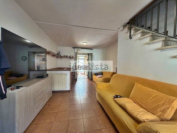 casa indipendente in vendita a Viareggio