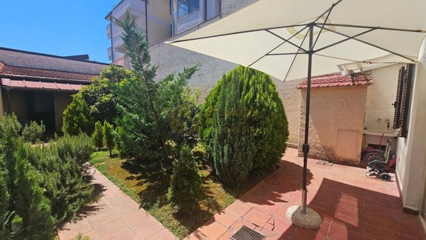 casa indipendente in vendita a Viareggio