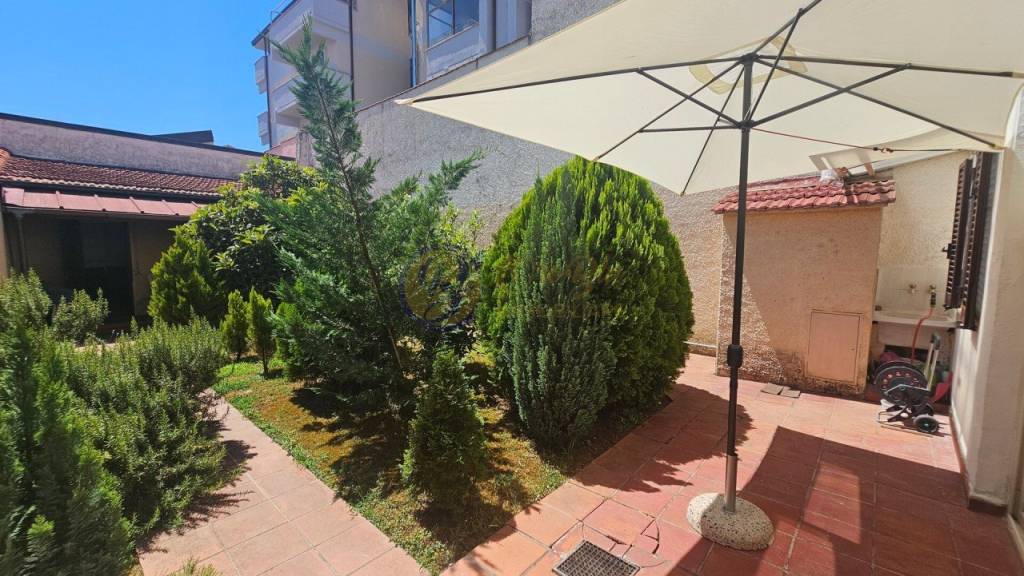 casa indipendente in vendita a Viareggio in zona Centro Storico