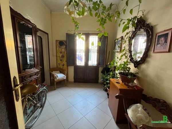 casa indipendente in vendita a Viareggio