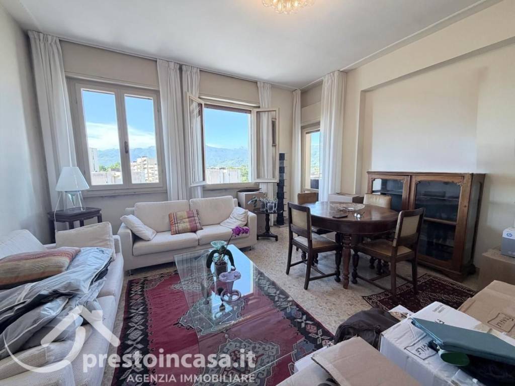 appartamento in vendita a Viareggio in zona Marco Polo