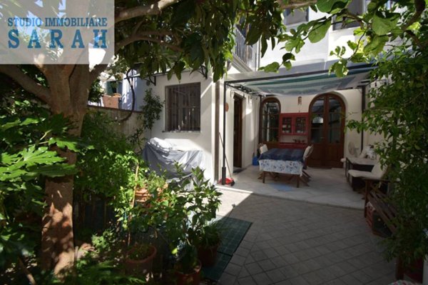 casa indipendente in vendita a Viareggio in zona Centro Storico