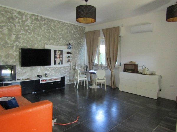 casa indipendente in vendita a Viareggio in zona Torre del Lago