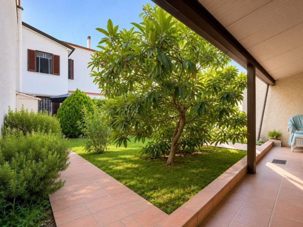 casa indipendente in vendita a Viareggio in zona Centro Storico