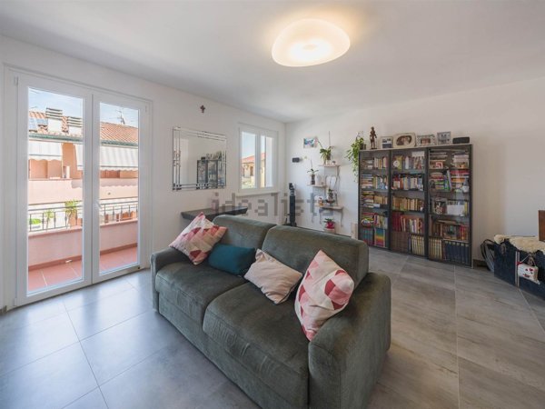 casa indipendente in vendita a Viareggio