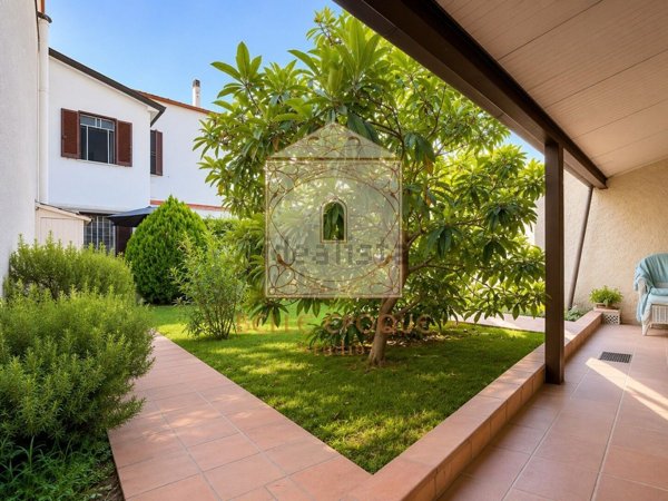casa indipendente in vendita a Viareggio in zona Centro Storico