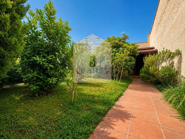 casa indipendente in vendita a Viareggio in zona Centro Storico