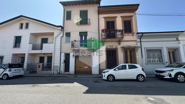 casa indipendente in vendita a Viareggio in zona Campo d'Aviazione