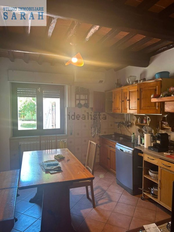 casa indipendente in vendita a Viareggio