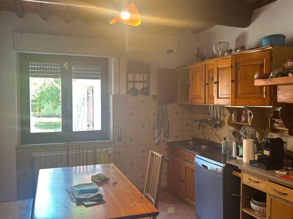 casa indipendente in vendita a Viareggio