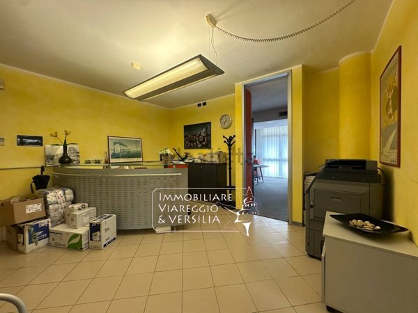 ufficio in vendita a Viareggio
