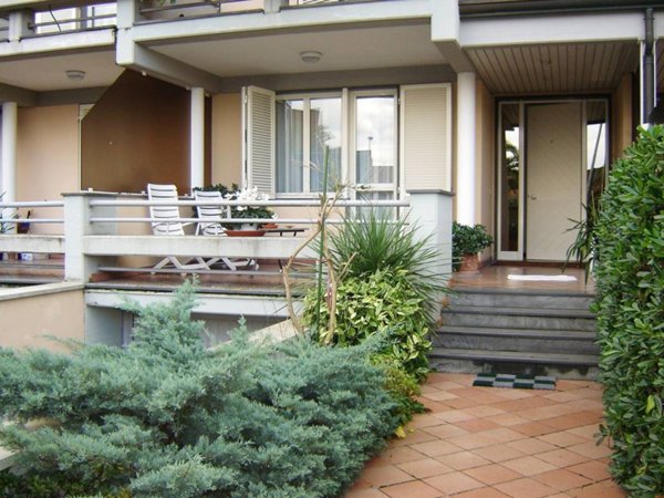 casa indipendente in vendita a Viareggio in zona Marco Polo
