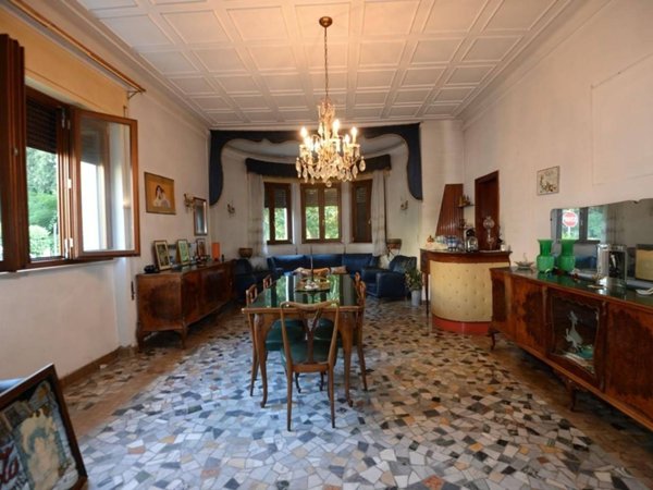 casa indipendente in vendita a Viareggio in zona Campo d'Aviazione