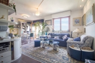 casa indipendente in vendita a Viareggio