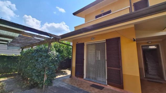 casa indipendente in vendita a Viareggio in zona Torre del Lago
