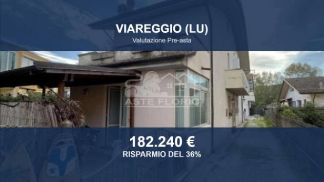 casa indipendente in vendita a Viareggio in zona Torre del Lago