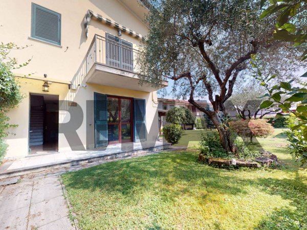 casa indipendente in vendita a Viareggio in zona Torre del Lago