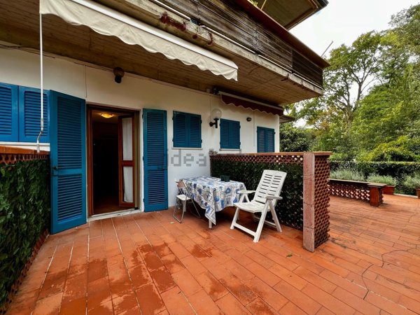 appartamento in vendita a Viareggio in zona Lago Mare