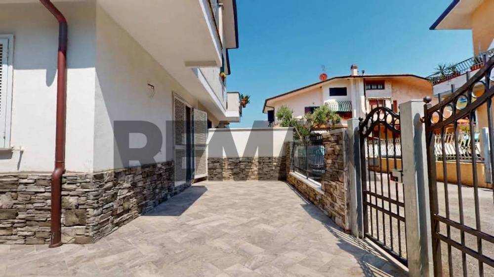 casa indipendente in vendita a Viareggio in zona Torre del Lago