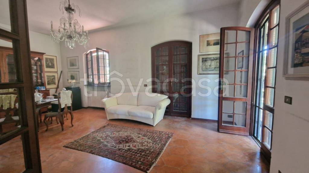 casa indipendente in vendita a Viareggio