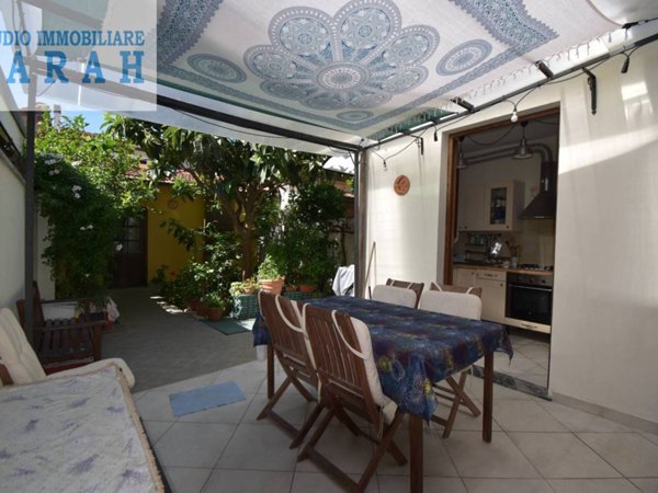 casa indipendente in vendita a Viareggio in zona Centro Storico