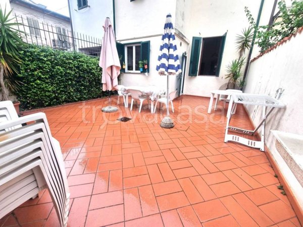 casa indipendente in vendita a Viareggio in zona Marco Polo