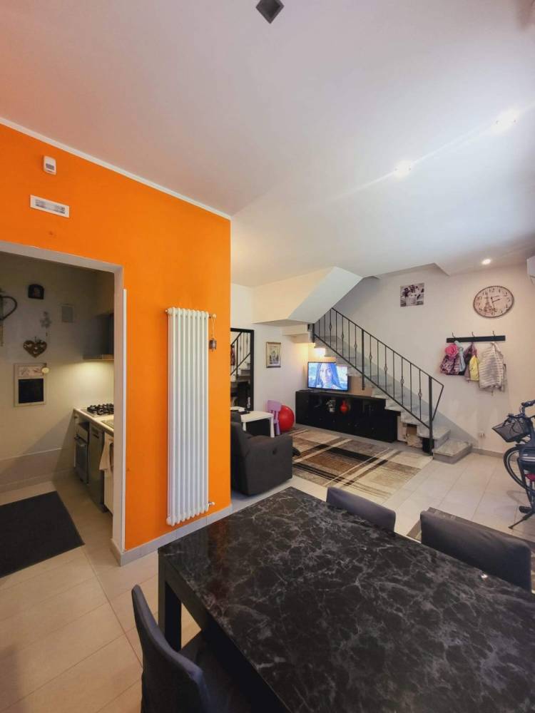 casa indipendente in vendita a Viareggio