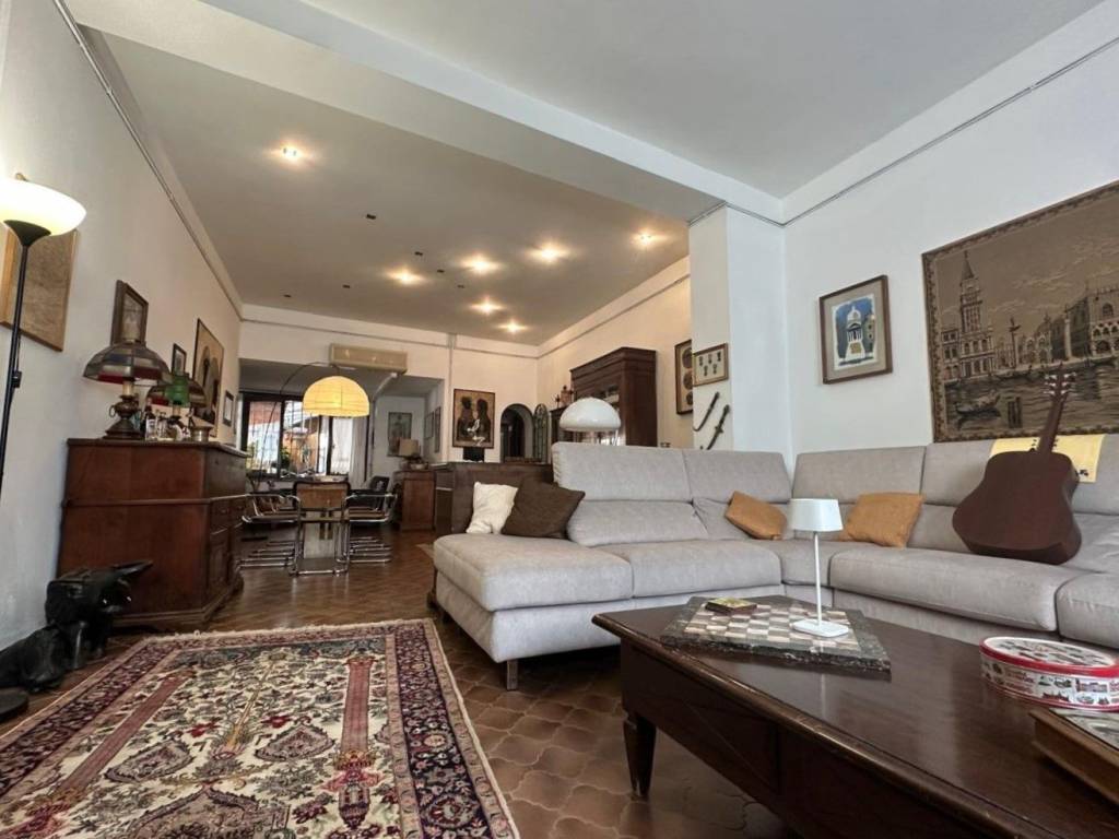 casa indipendente in vendita a Viareggio in zona Centro Storico
