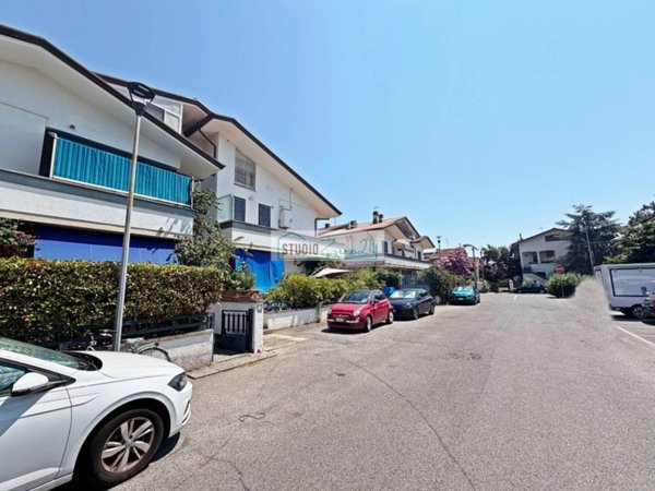 appartamento in vendita a Viareggio in zona Torre del Lago