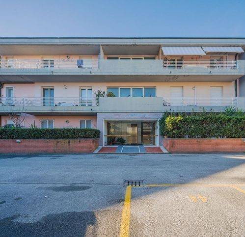 appartamento in vendita a Viareggio in zona Cinquini