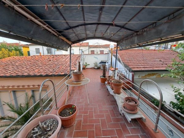 casa indipendente in vendita a Viareggio in zona Marco Polo