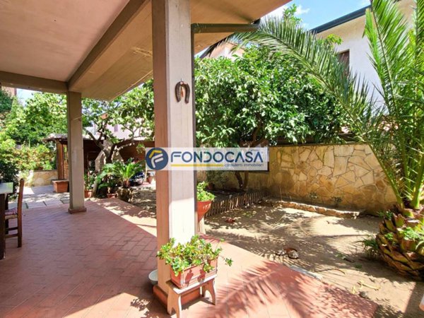 casa indipendente in vendita a Viareggio in zona Torre del Lago