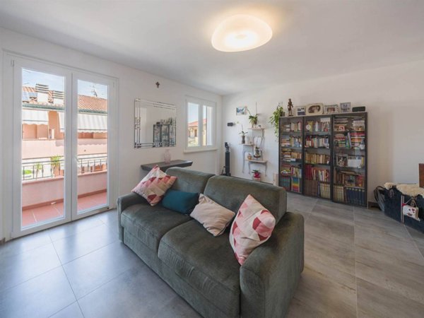 casa indipendente in vendita a Viareggio