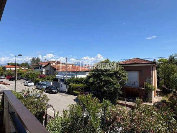 appartamento in vendita a Viareggio in zona Torre del Lago
