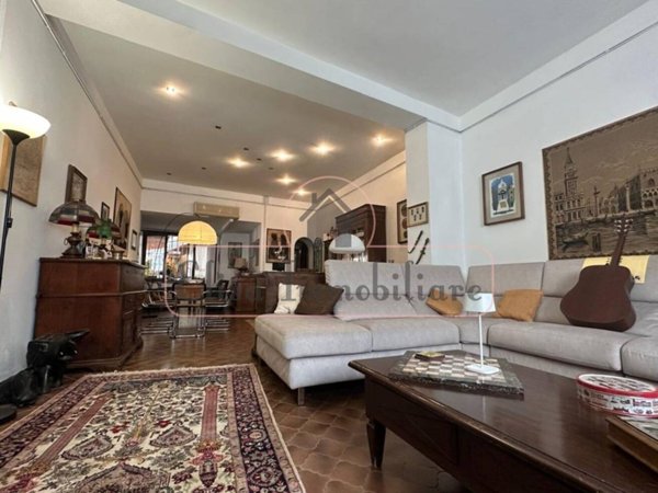 casa indipendente in vendita a Viareggio in zona Centro Storico