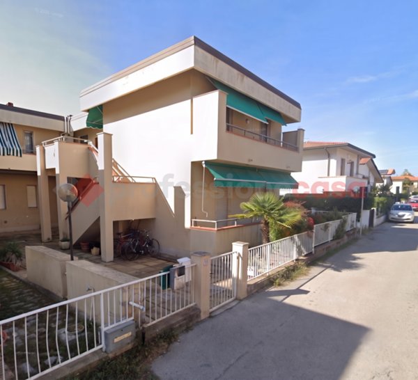 appartamento in vendita a Viareggio in zona Torre del Lago