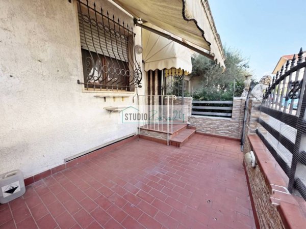 casa indipendente in vendita a Viareggio in zona Torre del Lago