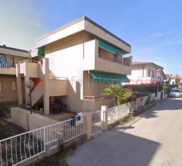 appartamento in vendita a Viareggio in zona Torre del Lago