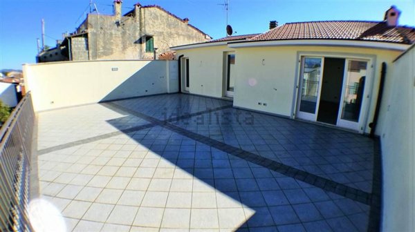appartamento in vendita a Viareggio in zona Campo d'Aviazione