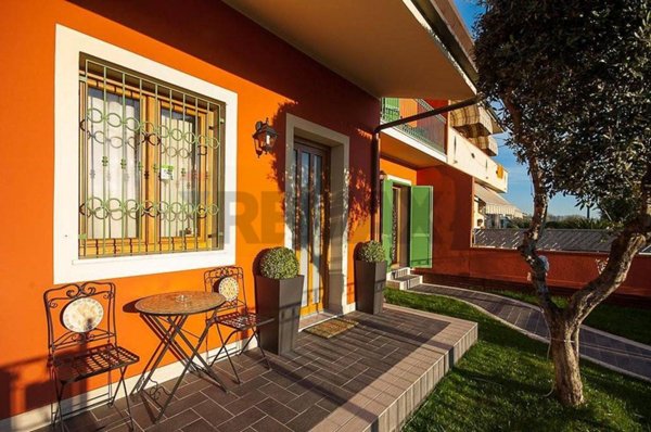 casa indipendente in vendita a Viareggio