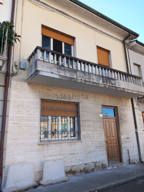 casa indipendente in vendita a Viareggio in zona Campo d'Aviazione