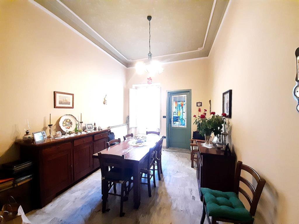 casa indipendente in vendita a Viareggio