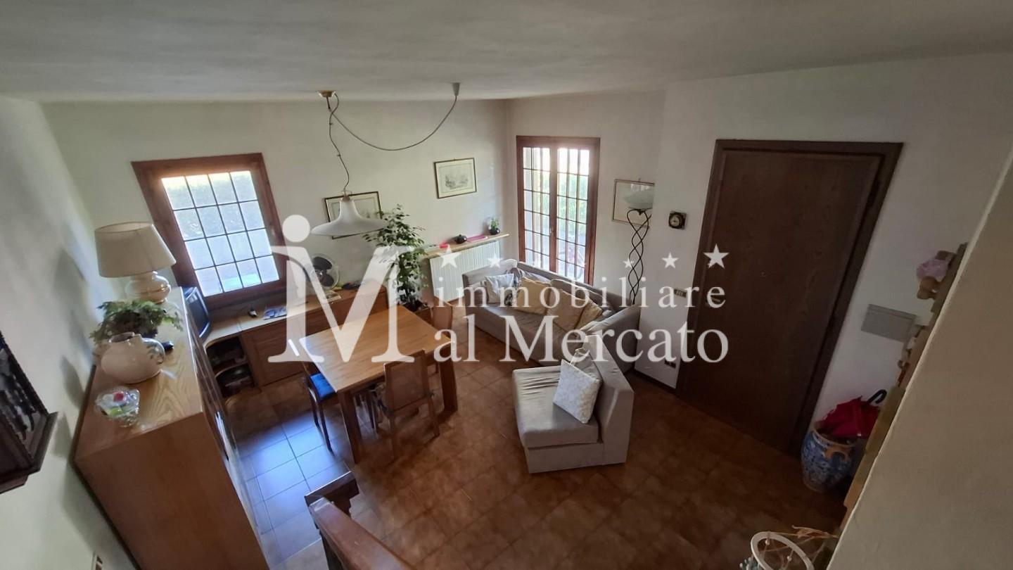 casa indipendente in vendita a Viareggio in zona Torre del Lago