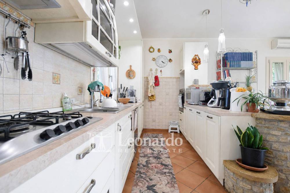 casa indipendente in vendita a Viareggio in zona Torre del Lago