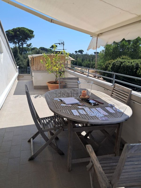 appartamento in vendita a Viareggio in zona Lago Mare
