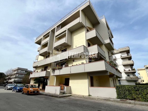 appartamento in vendita a Viareggio in zona Campo d'Aviazione