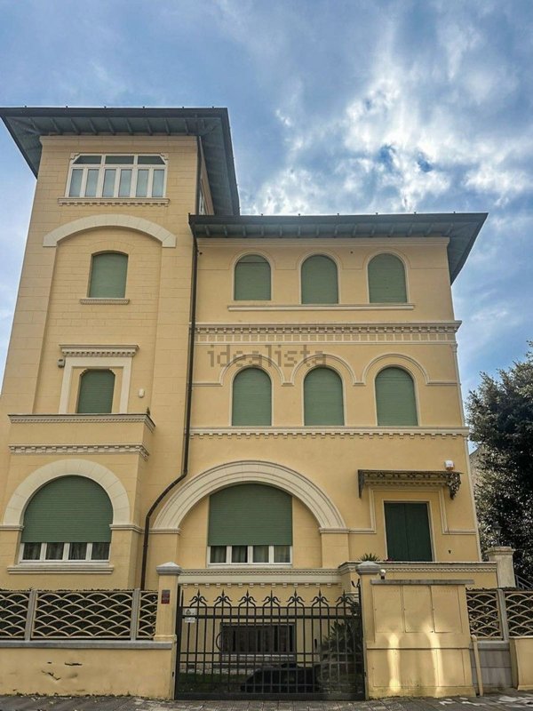 appartamento in vendita a Viareggio in zona Centro Storico