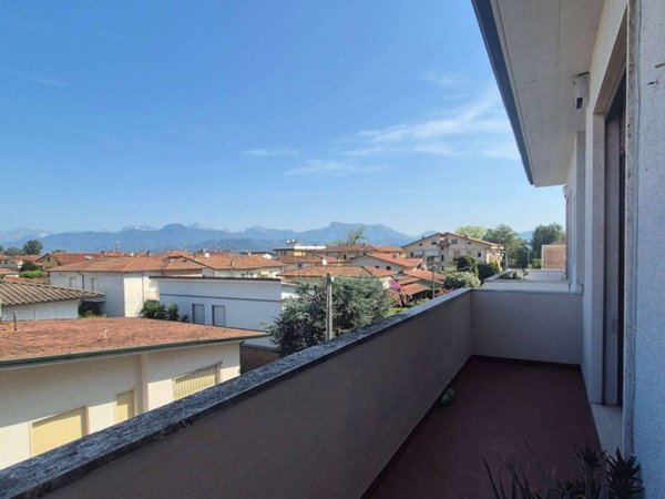 appartamento in vendita a Viareggio in zona Campo d'Aviazione